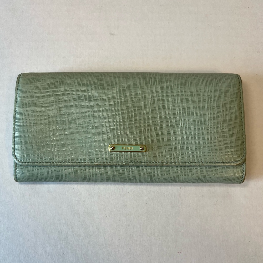 Fendi crayons light, green wallet